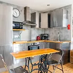 Pour 2, Place Saint-sauveur 아파트 *